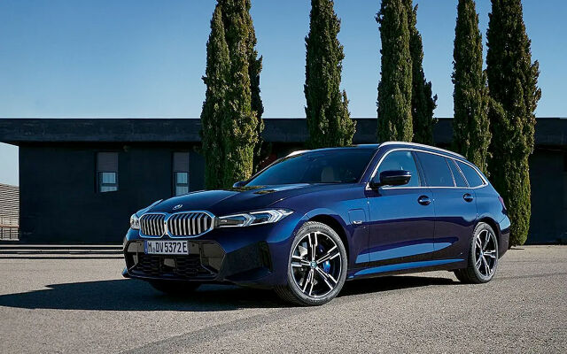 BMW 330e xDrive Business Edition -mallisto