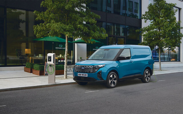 Uusi täyssähköinen Ford E-Transit Courier
