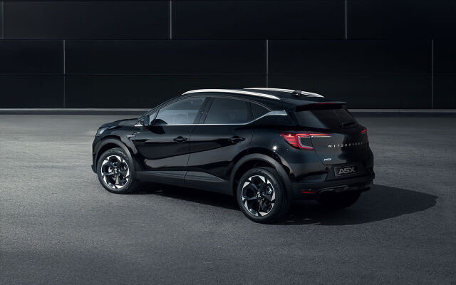 Black Weeks goes Black Mitsubishi!