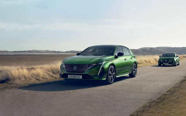 Uusi Peugeot 308 kiertueella Raisiossa 8.11.