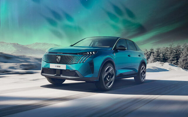 Uutuus! Peugeot E-3008 AWD