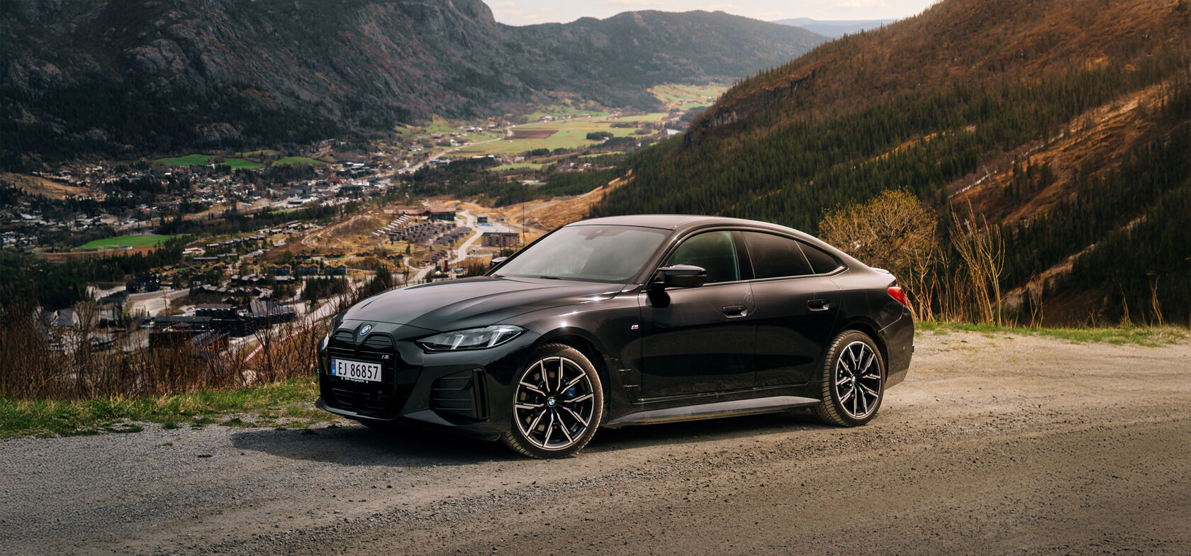 BMW i4 M60 -MALLEIHIN NYT VUODEN KOVIN TARJOUS