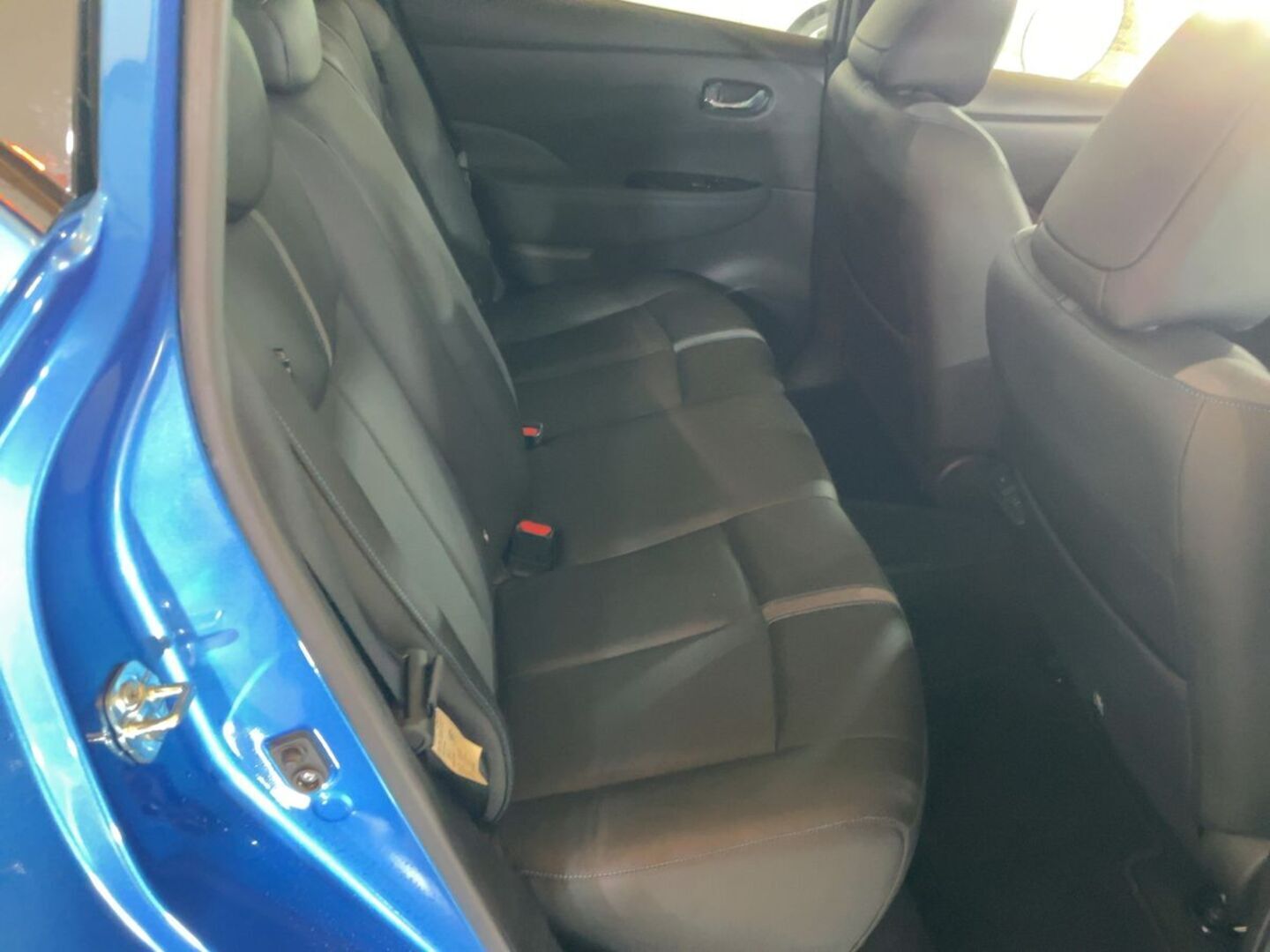 NISSAN LEAF iso kuva 3