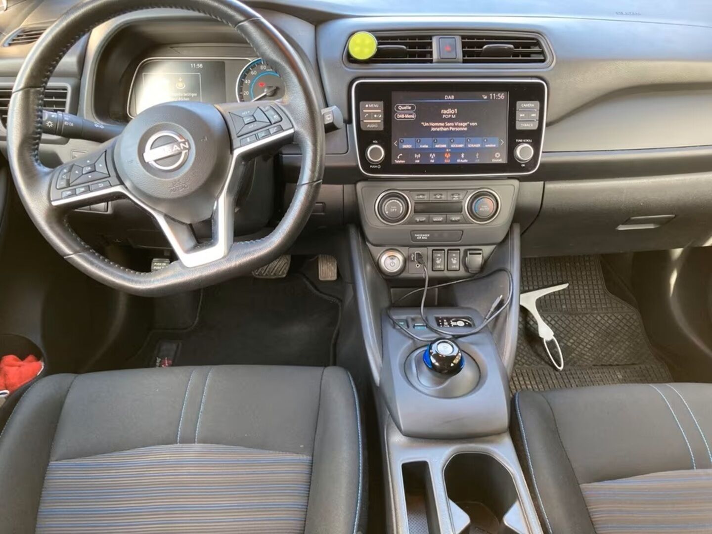 NISSAN LEAF iso kuva 1