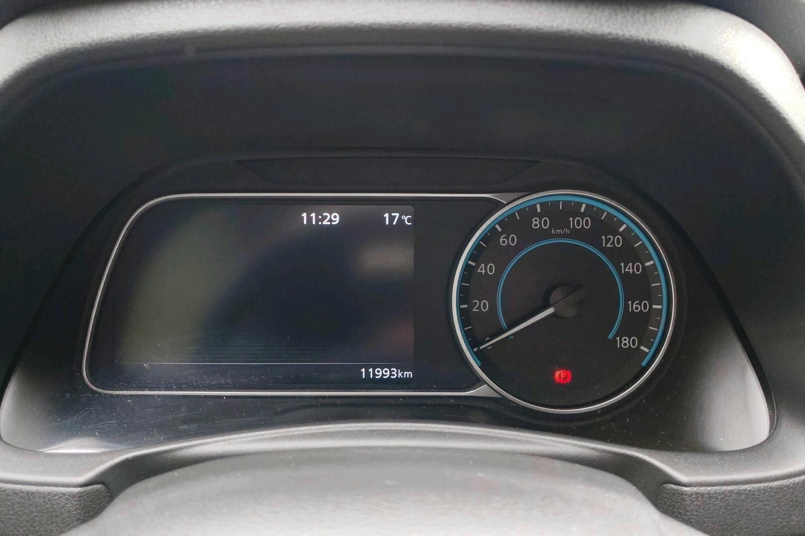 NISSAN LEAF iso kuva 3