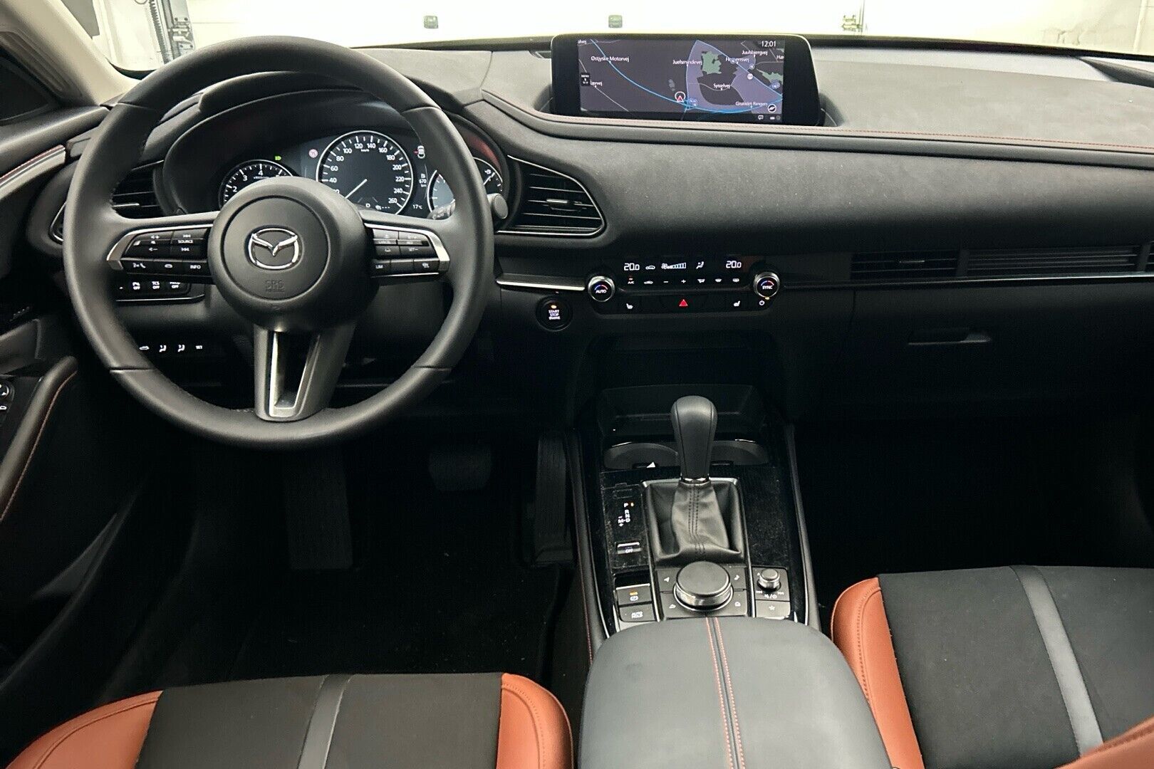 MAZDA CX-30 iso kuva 1