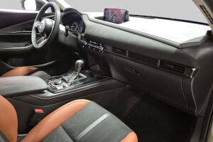 MAZDA CX-30 esikatselu 2
