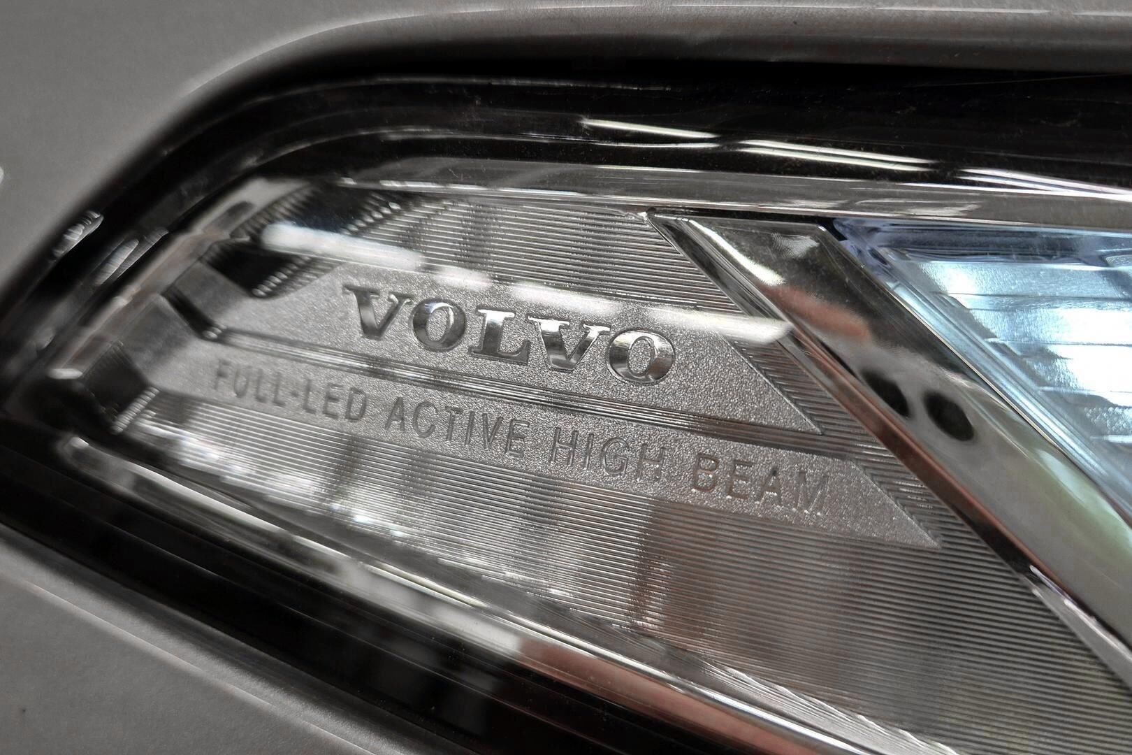 VOLVO XC90 iso kuva 13