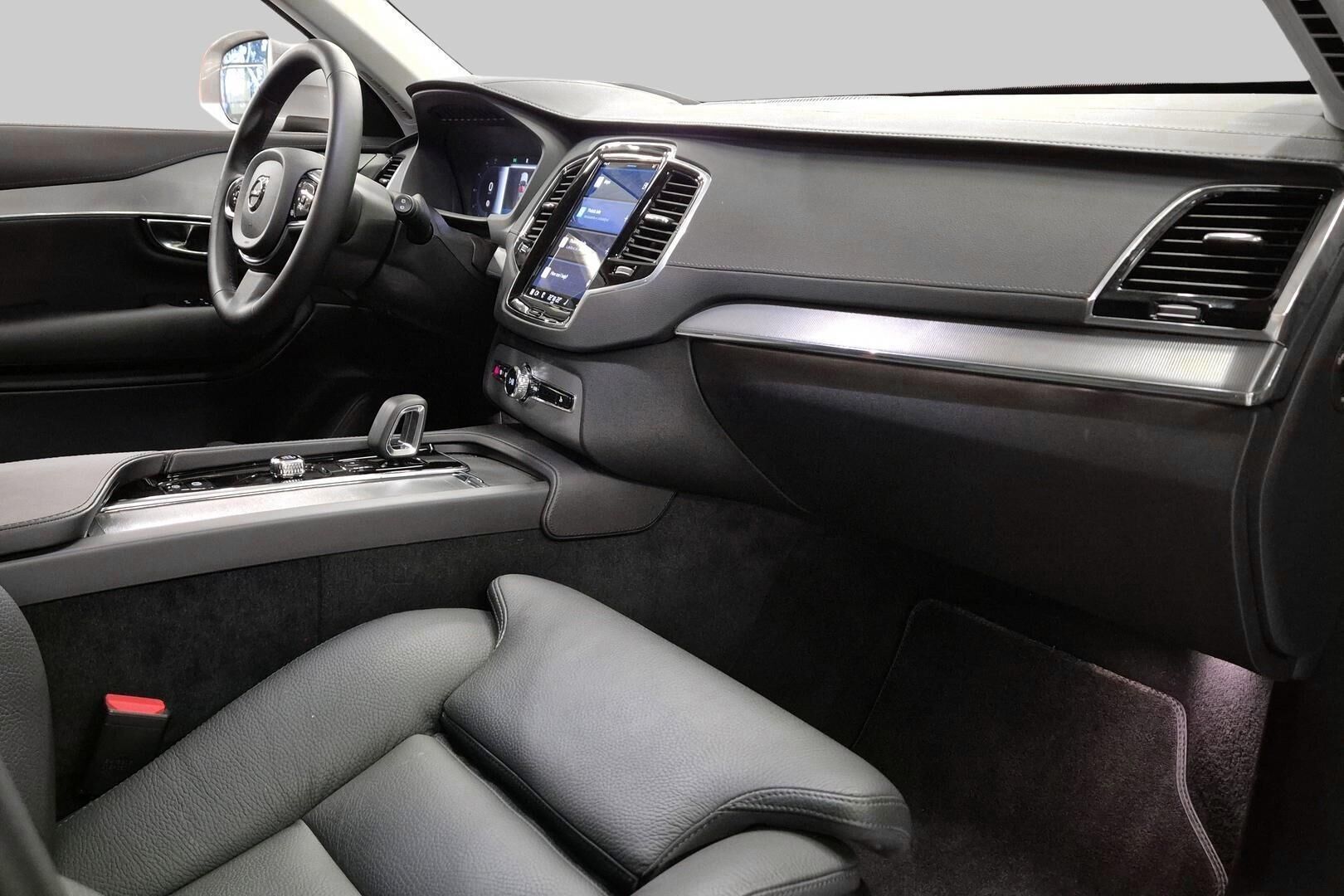VOLVO XC90 iso kuva 5