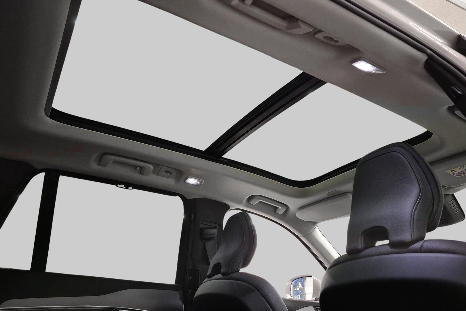 VOLVO XC90 iso kuva 8