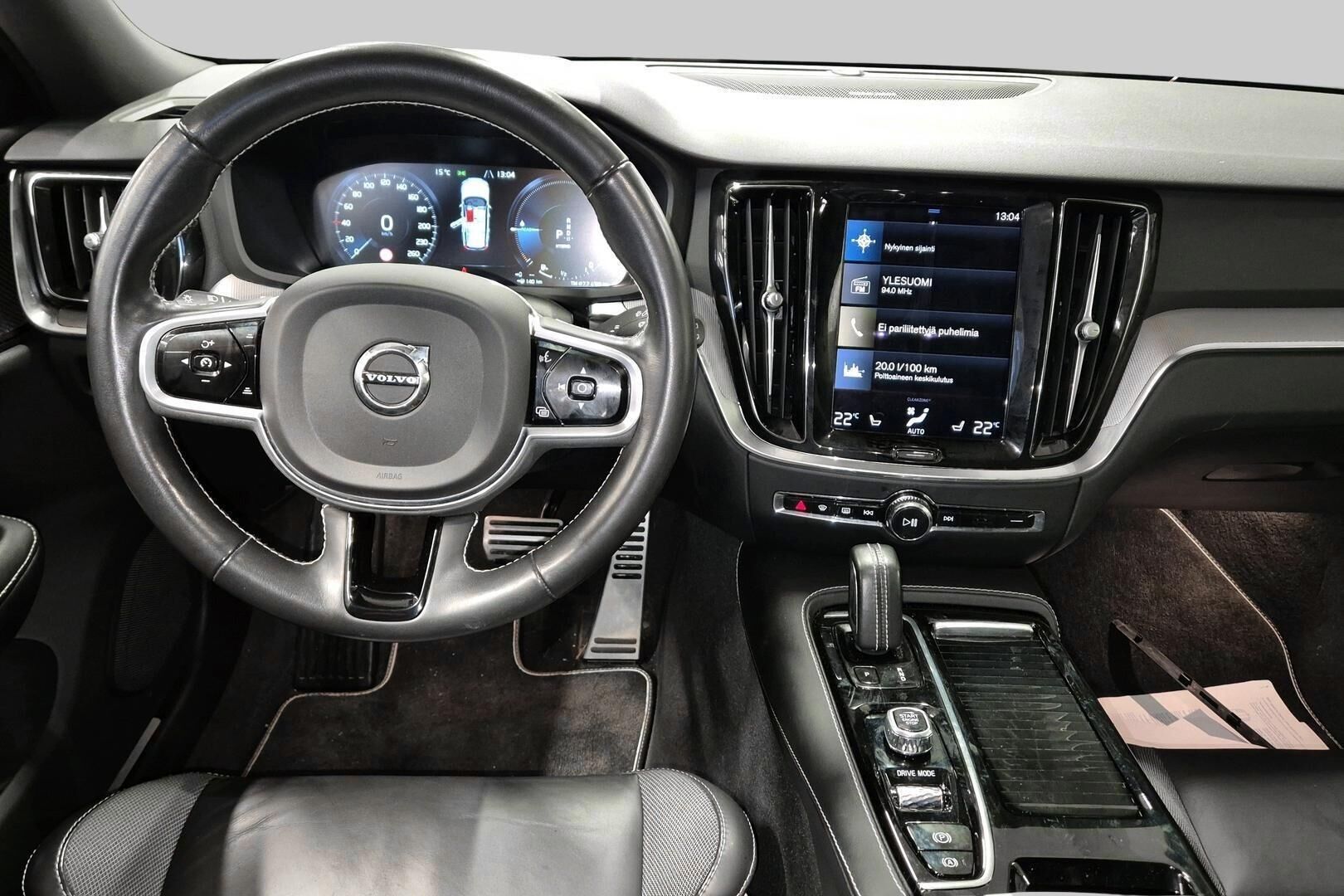 VOLVO V60 iso kuva 1