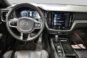 VOLVO V60 esikatselu 1