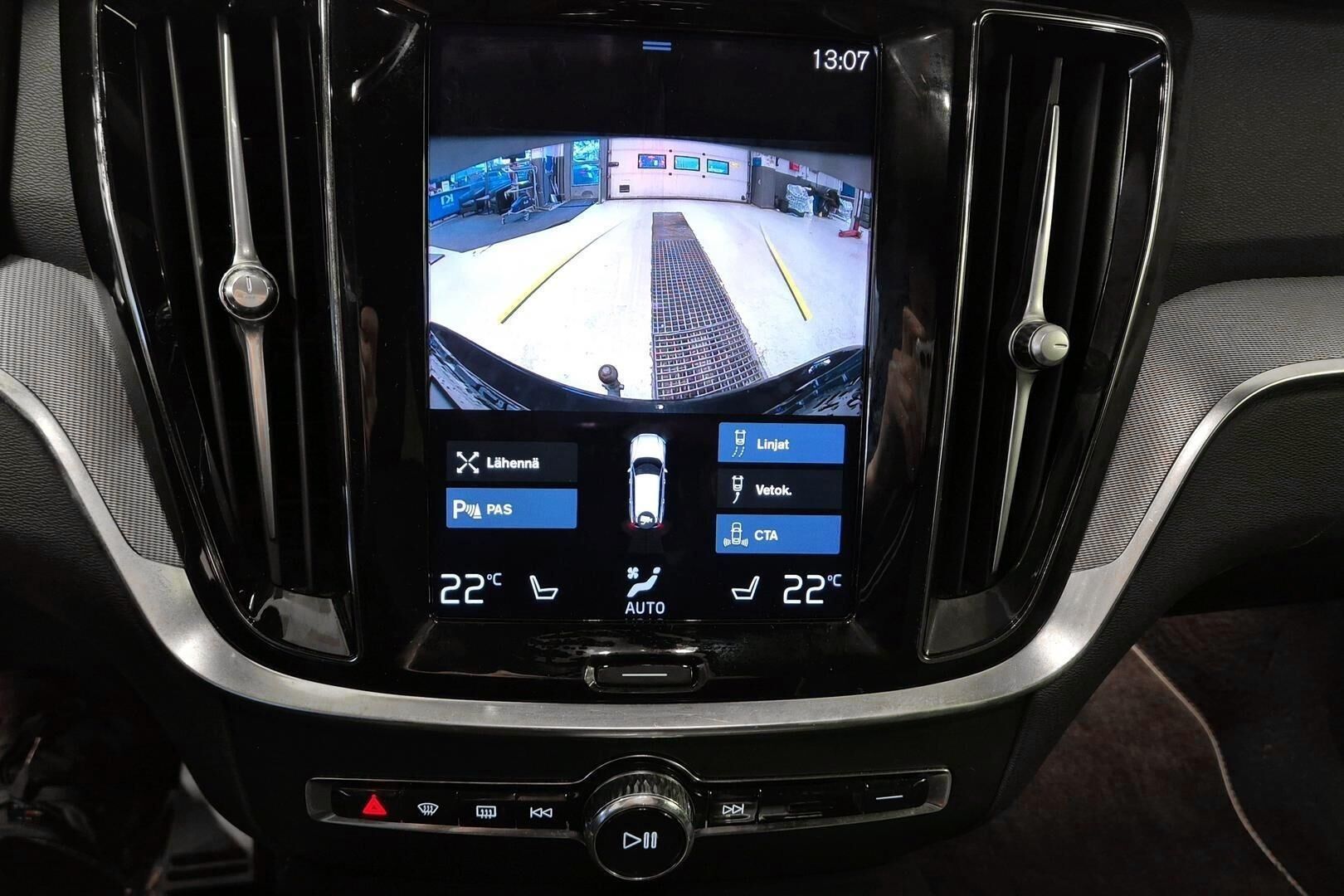 VOLVO V60 iso kuva 10