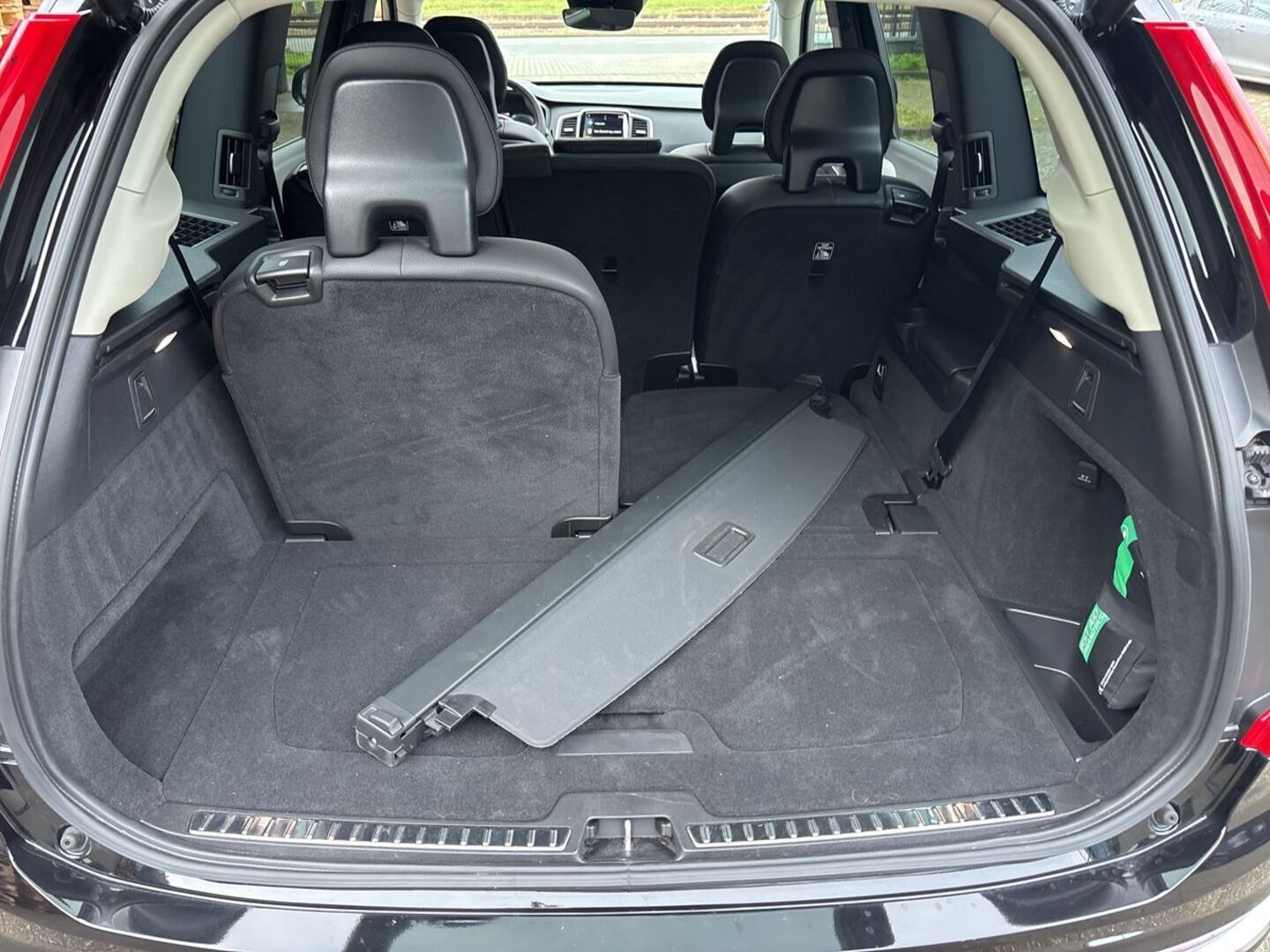 VOLVO XC90 iso kuva 4