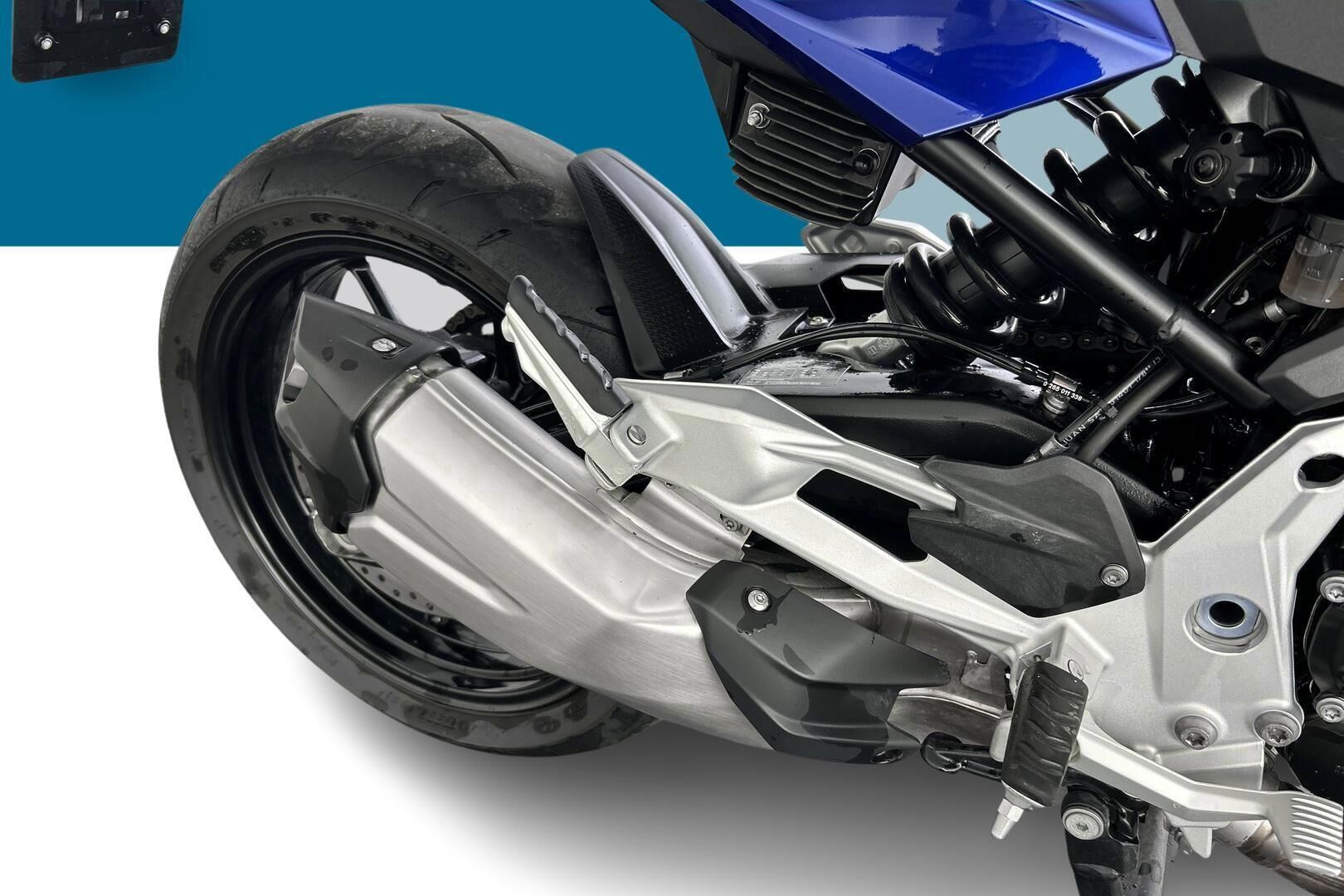 BMW F iso kuva 18