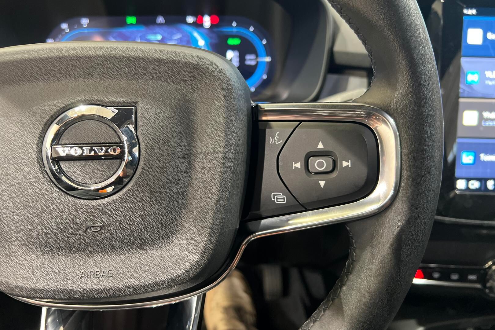 VOLVO C40 iso kuva 19