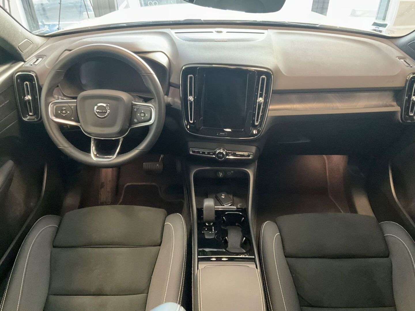 VOLVO C40 iso kuva 1