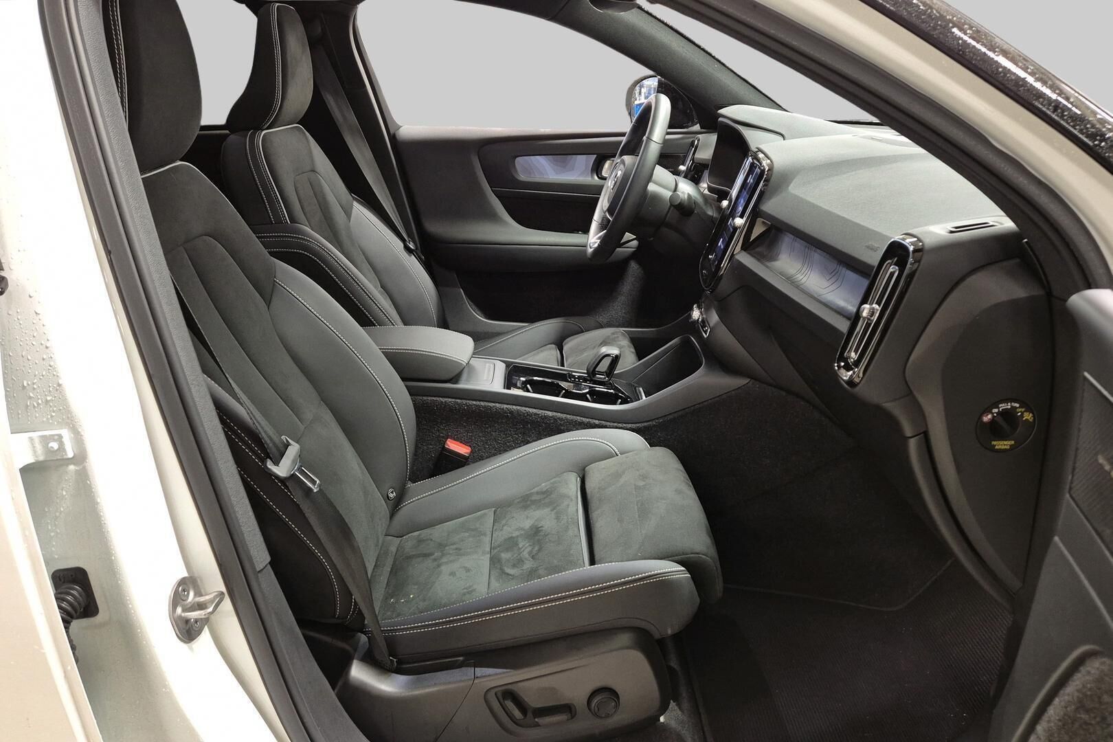 VOLVO C40 iso kuva 3