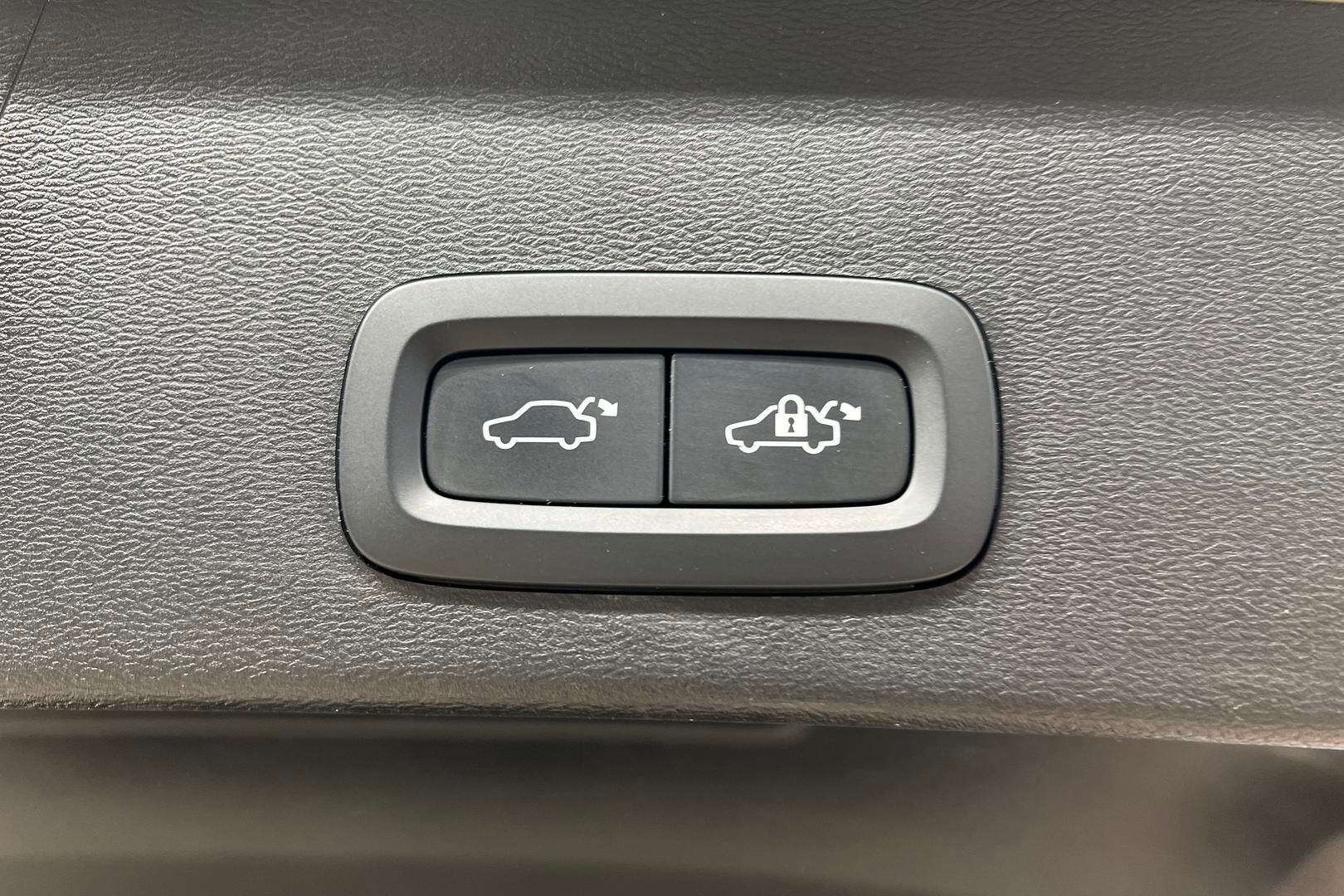 VOLVO XC40 iso kuva 29