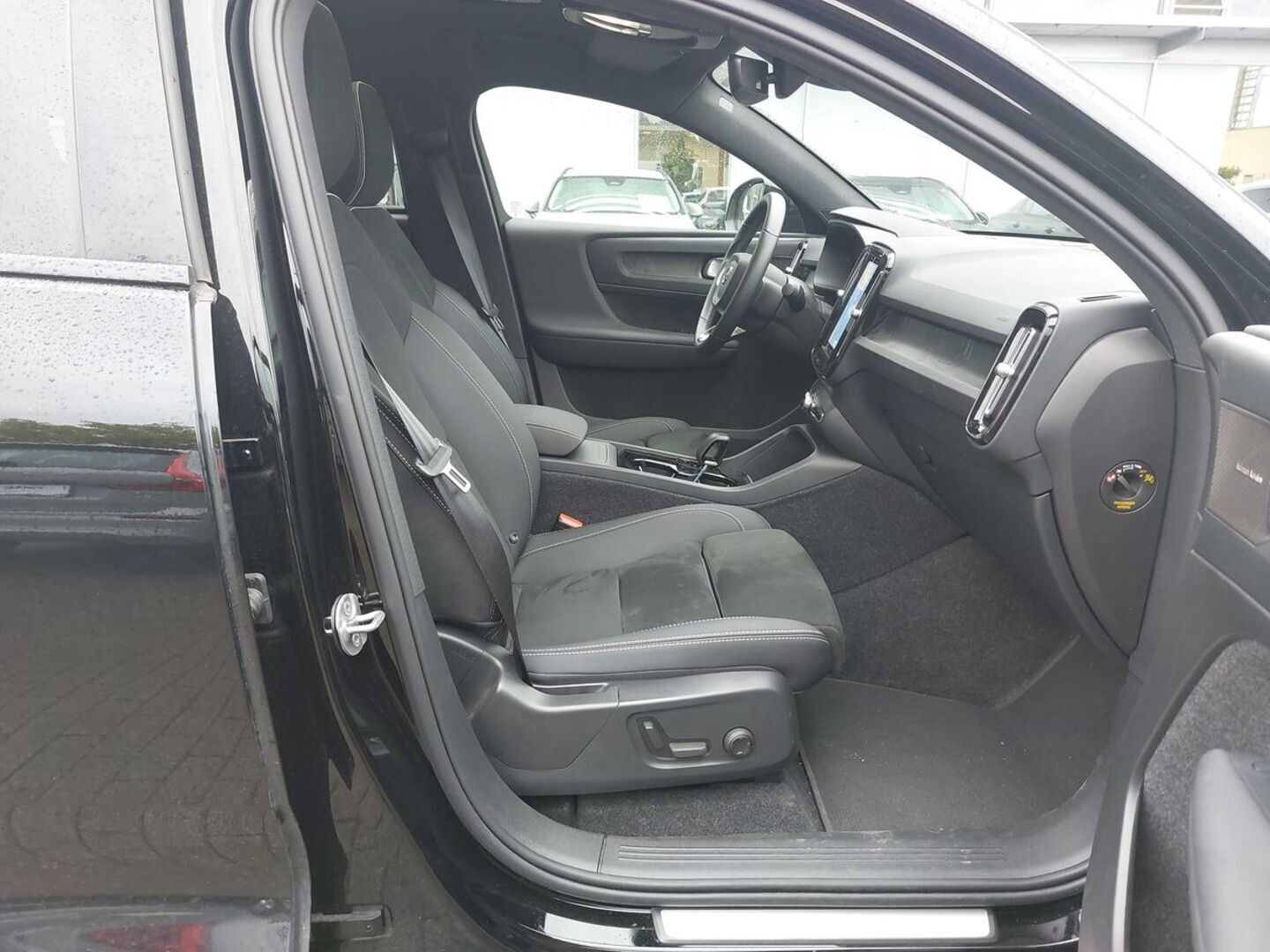 VOLVO C40 iso kuva 1