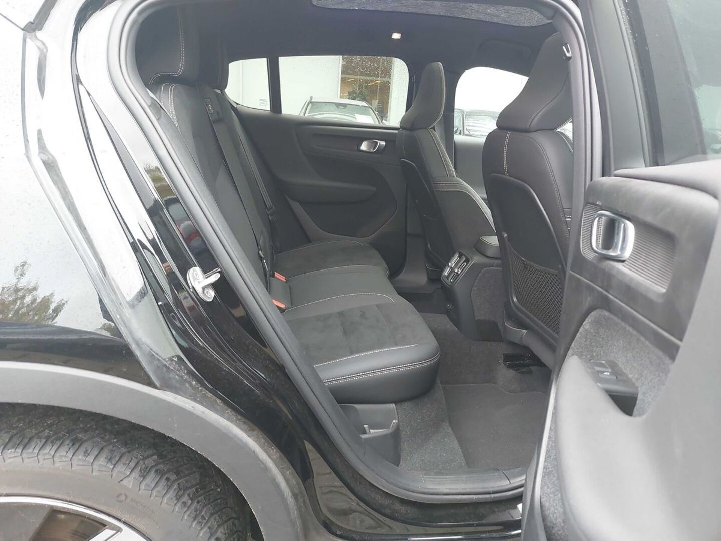 VOLVO C40 iso kuva 2