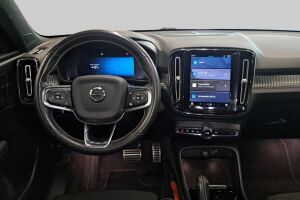 VOLVO XC40 esikatselu 2