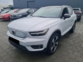VOLVO XC40 esikatselu 0