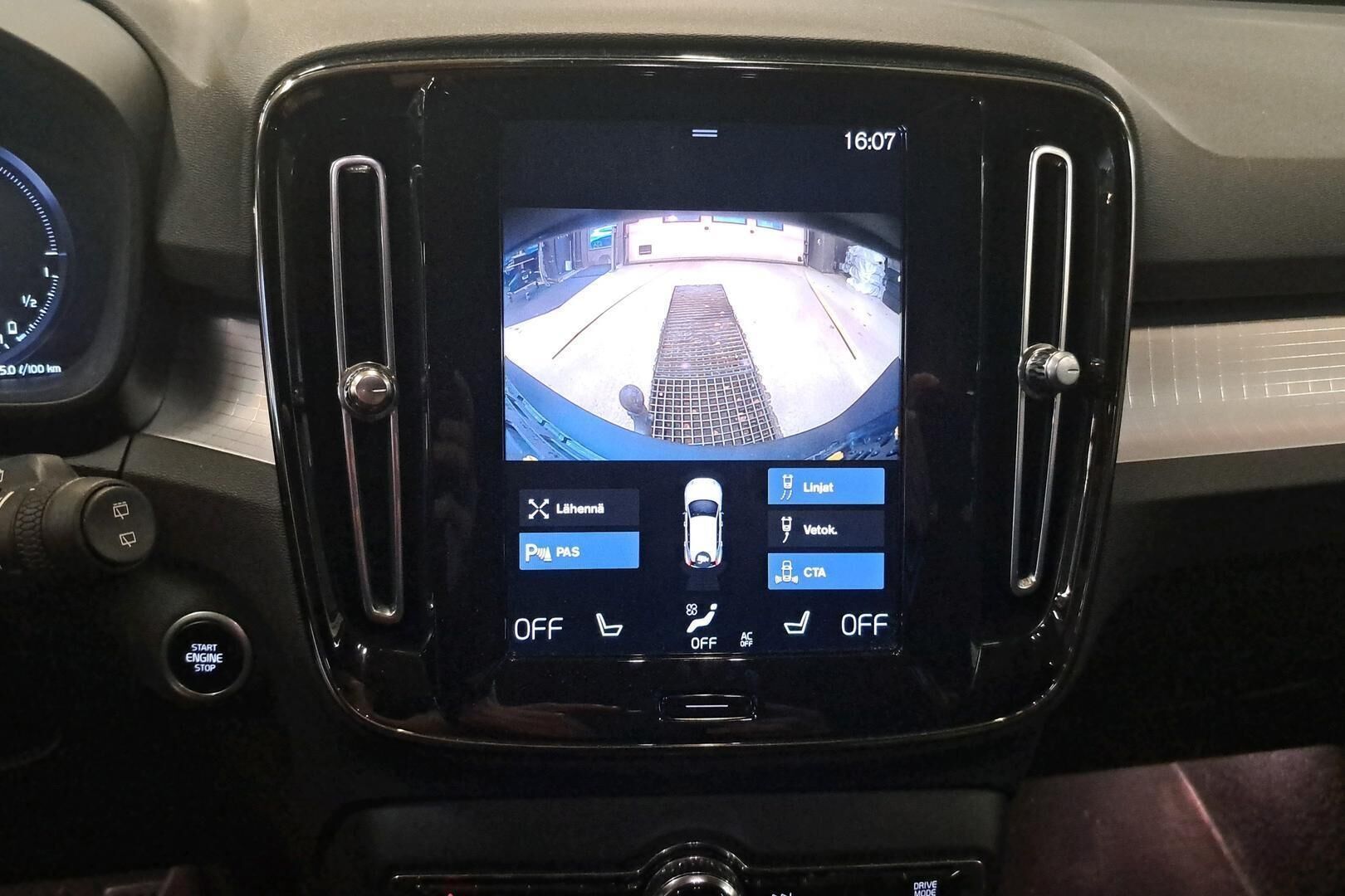 VOLVO XC40 iso kuva 8