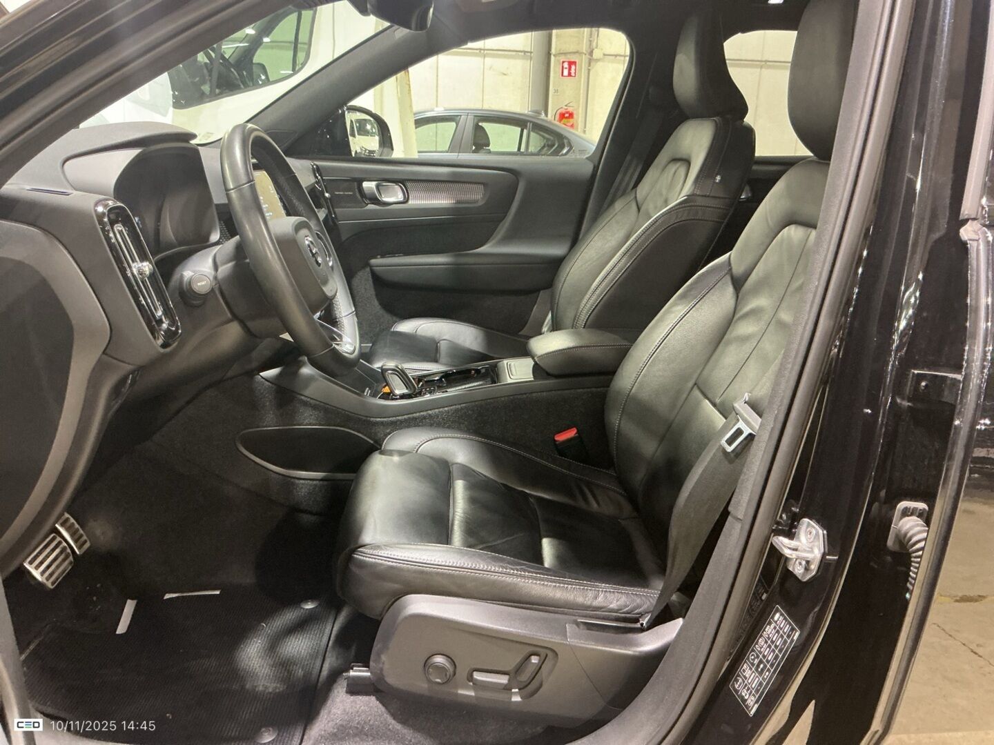 VOLVO XC40 iso kuva 3