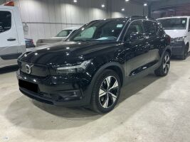 VOLVO XC40 esikatselu 2