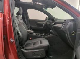 VOLVO XC40 esikatselu 1