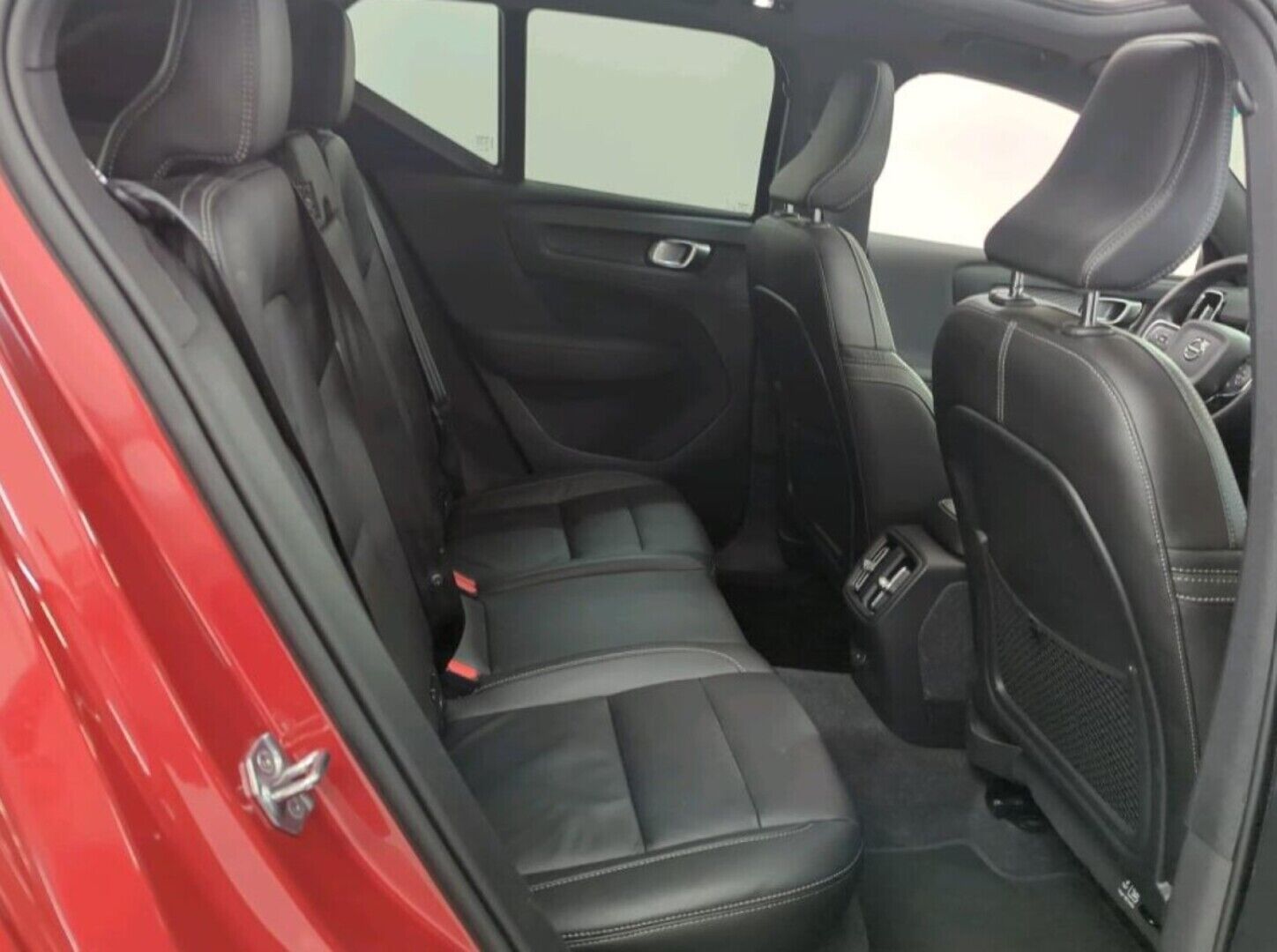 VOLVO XC40 iso kuva 2