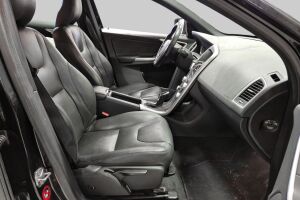 VOLVO XC60 esikatselu 6
