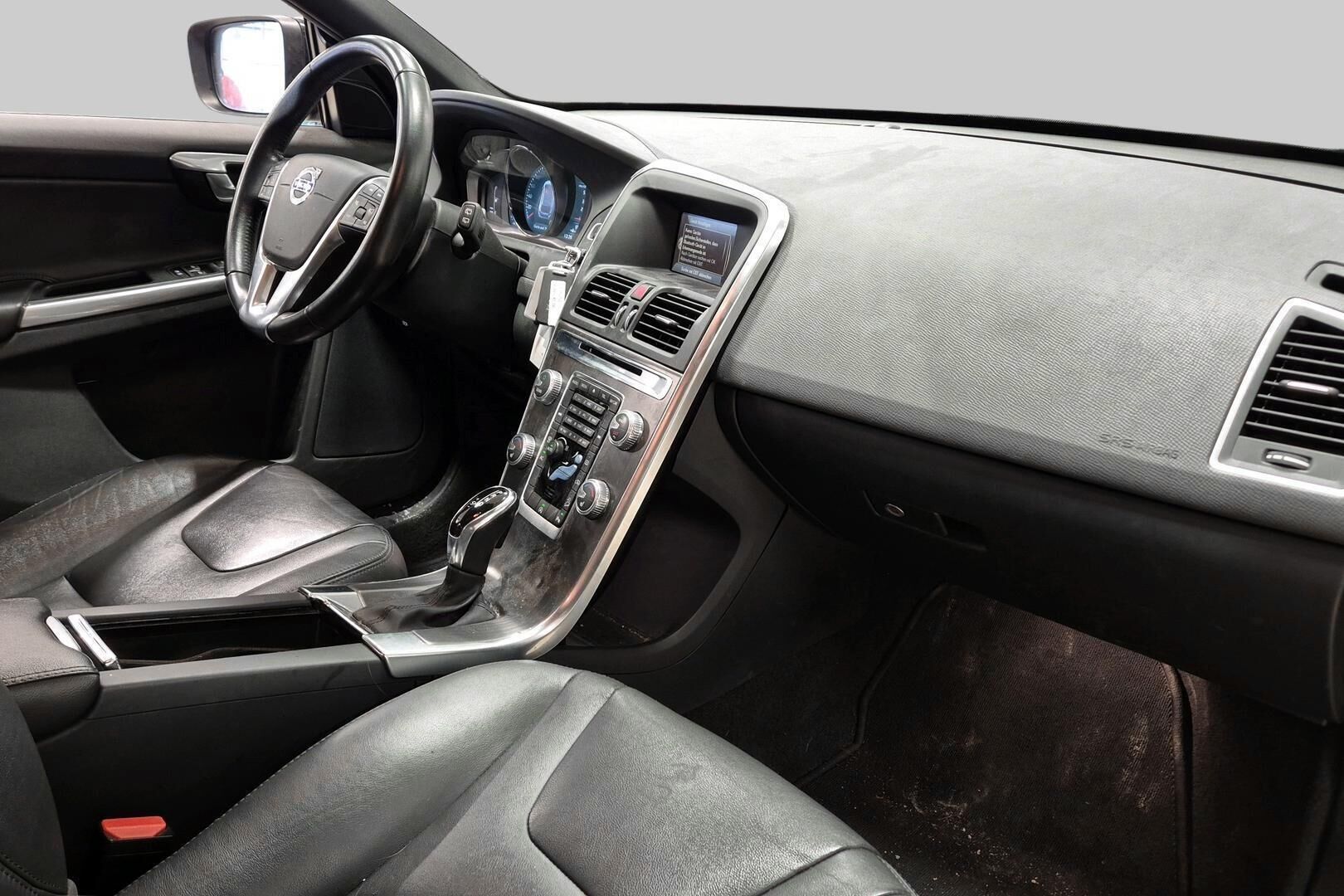 VOLVO XC60 iso kuva 4