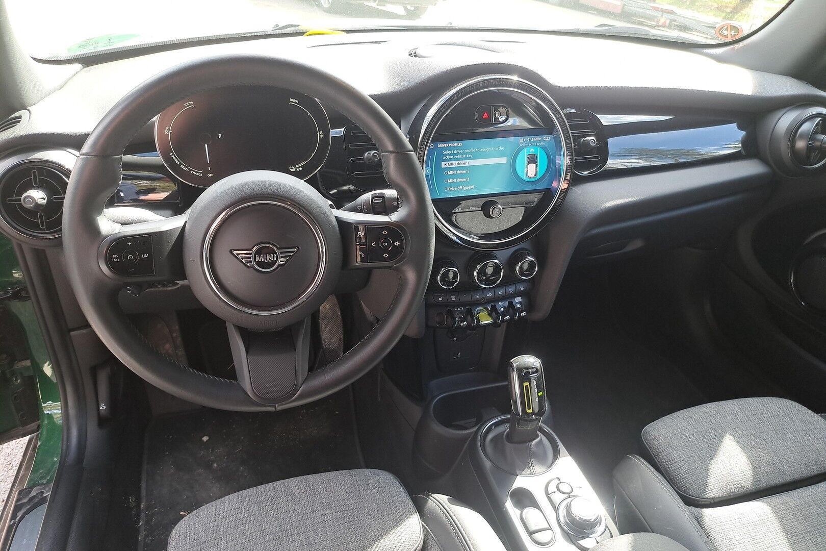 MINI COOPER SE iso kuva 1