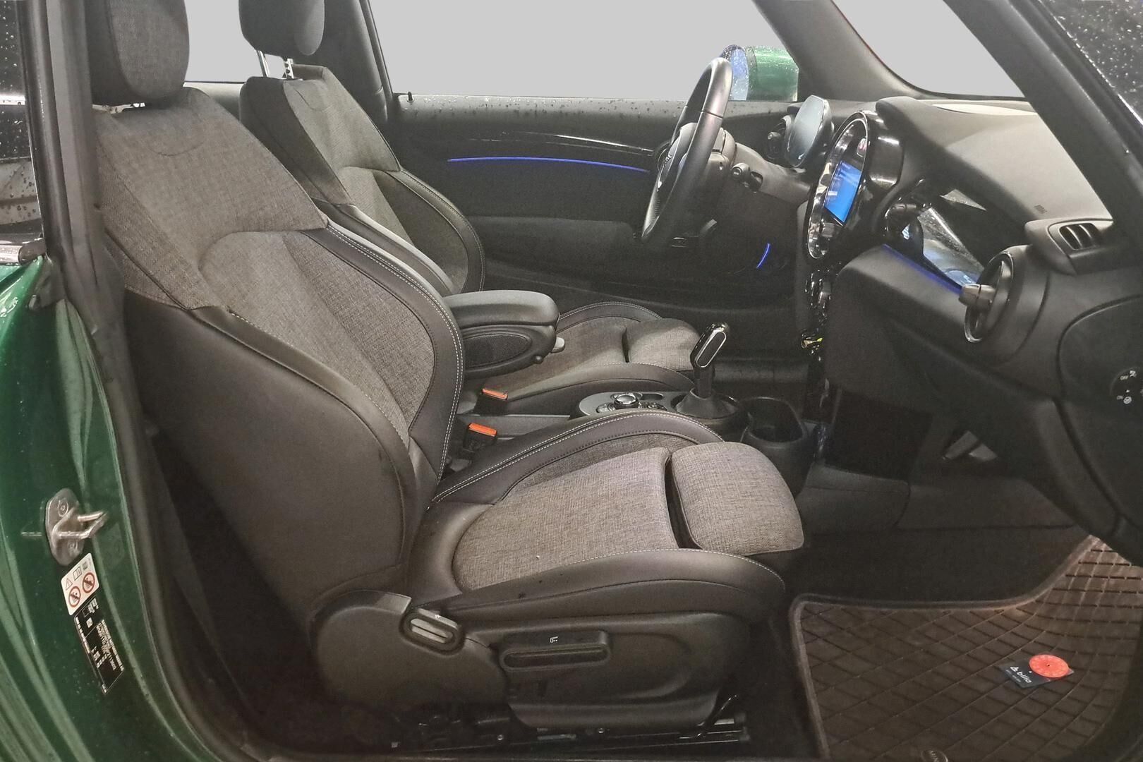 MINI COOPER SE iso kuva 5