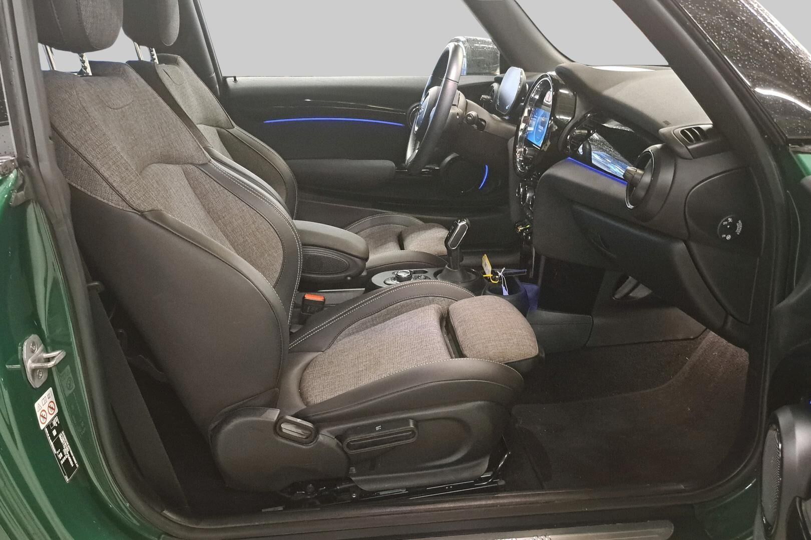 MINI COOPER SE iso kuva 4