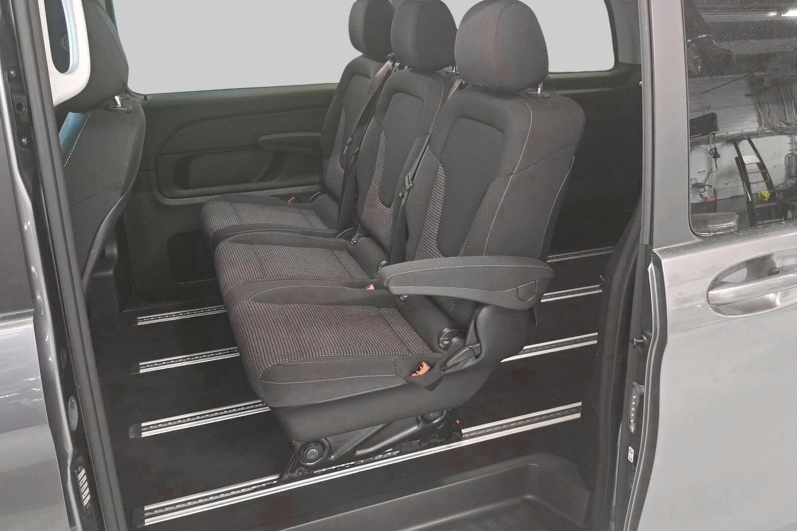 MERCEDES-BENZ EQV iso kuva 3