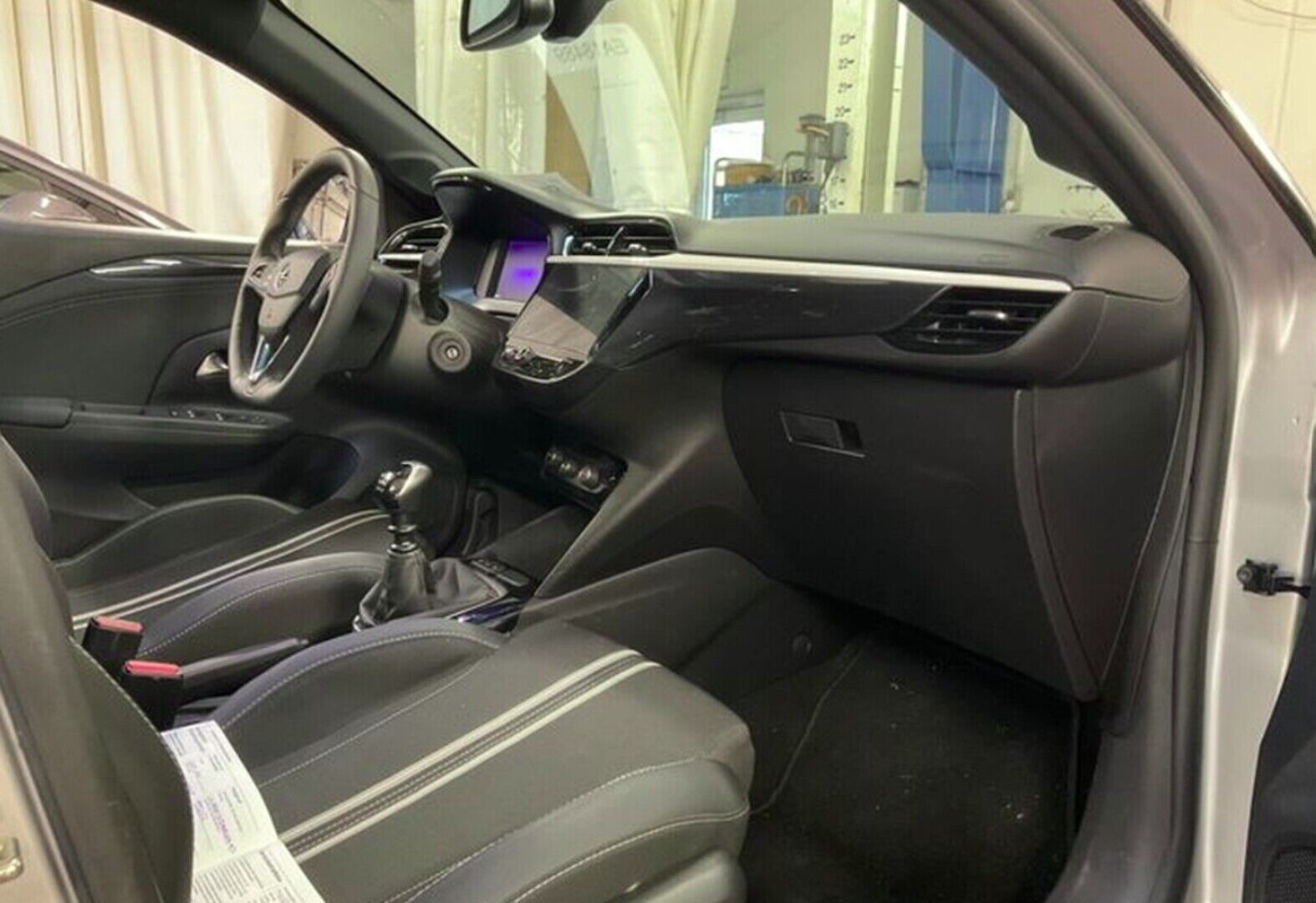 OPEL CORSA iso kuva 2
