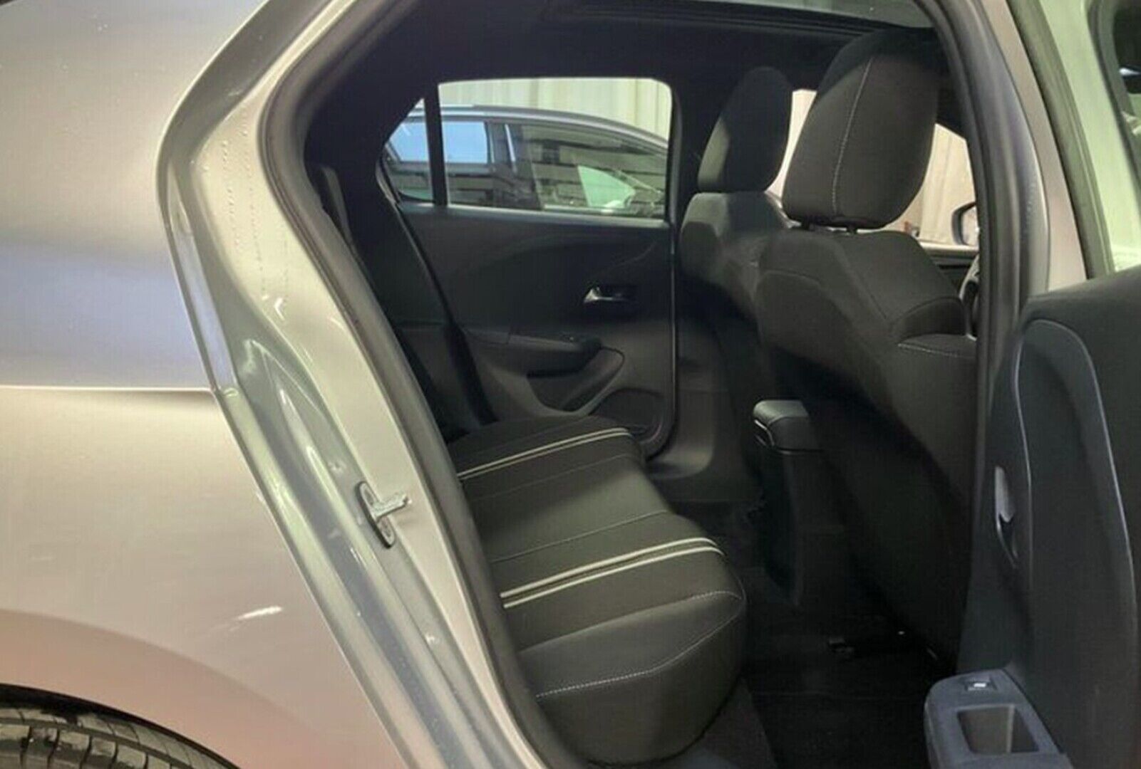 OPEL CORSA iso kuva 3