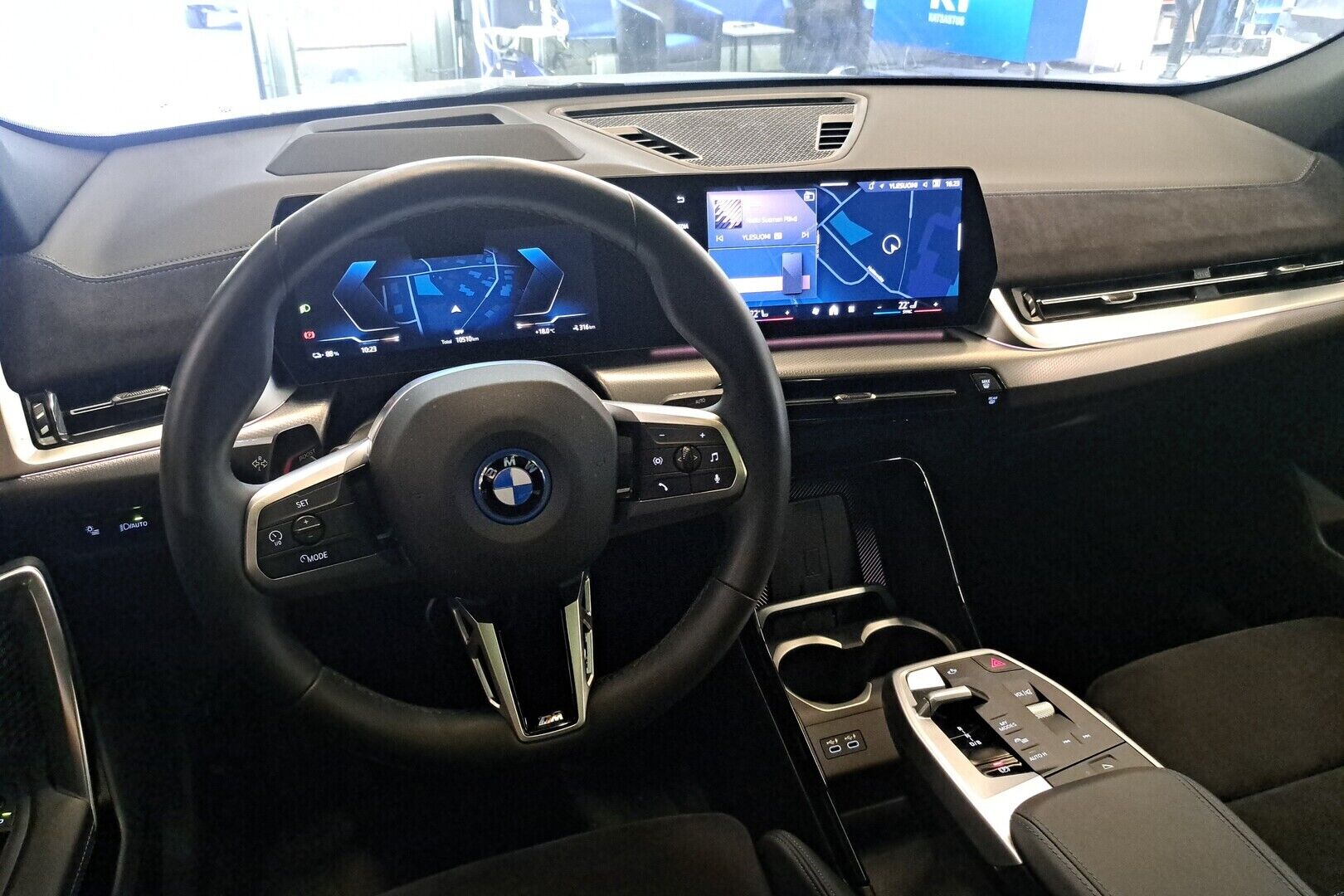 BMW IX2 iso kuva 1