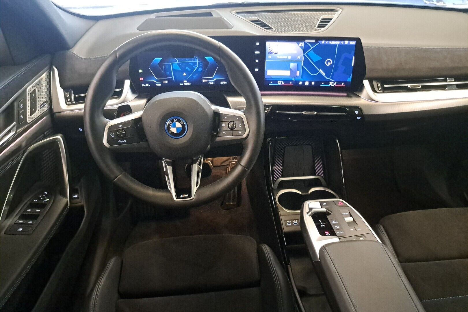 BMW IX2 iso kuva 3
