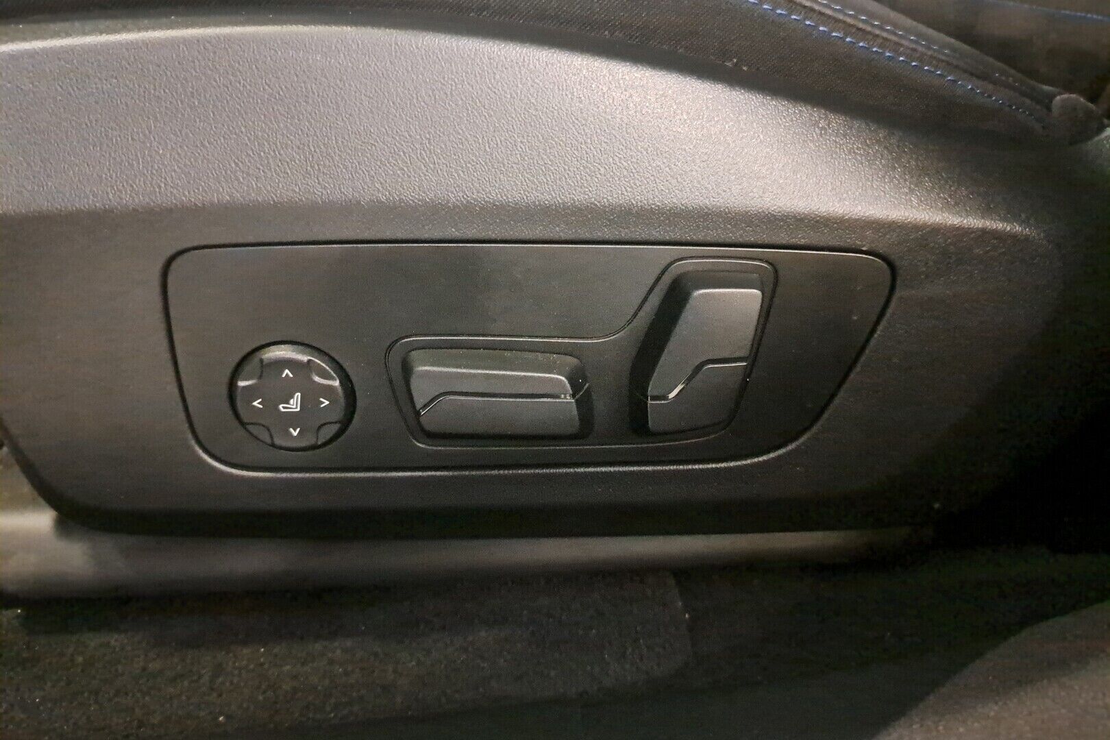 BMW IX2 iso kuva 5