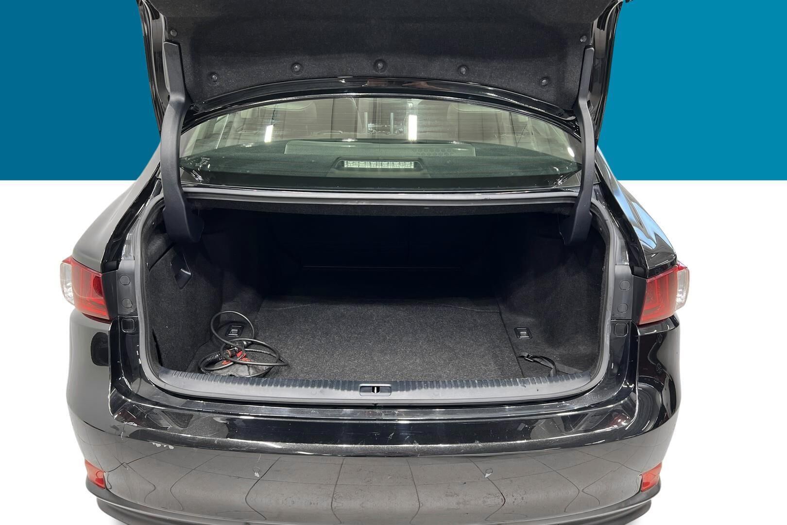 LEXUS IS iso kuva 10