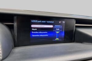 LEXUS IS esikatselu 16