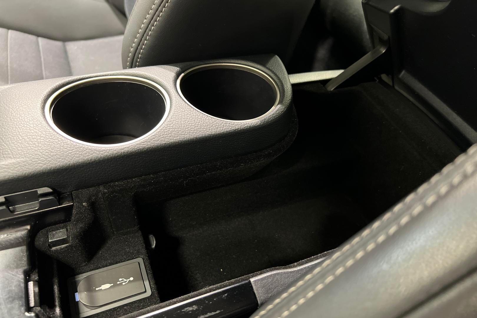 LEXUS IS iso kuva 21