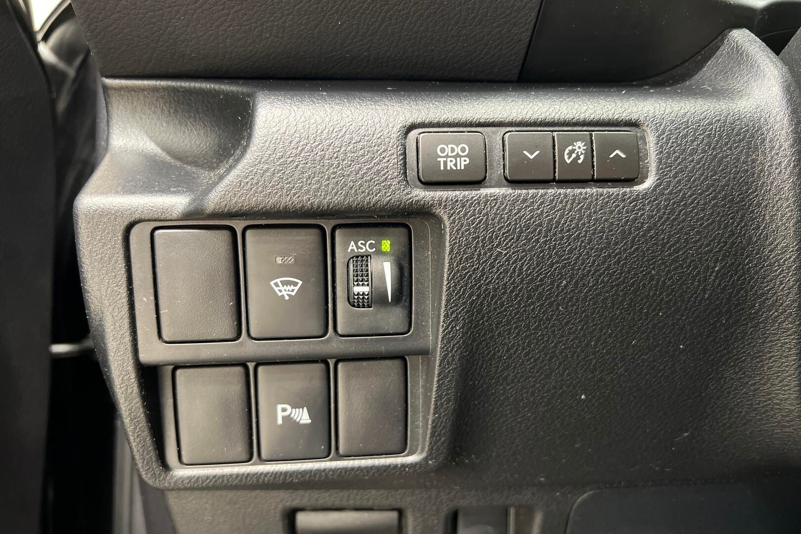 LEXUS IS iso kuva 25
