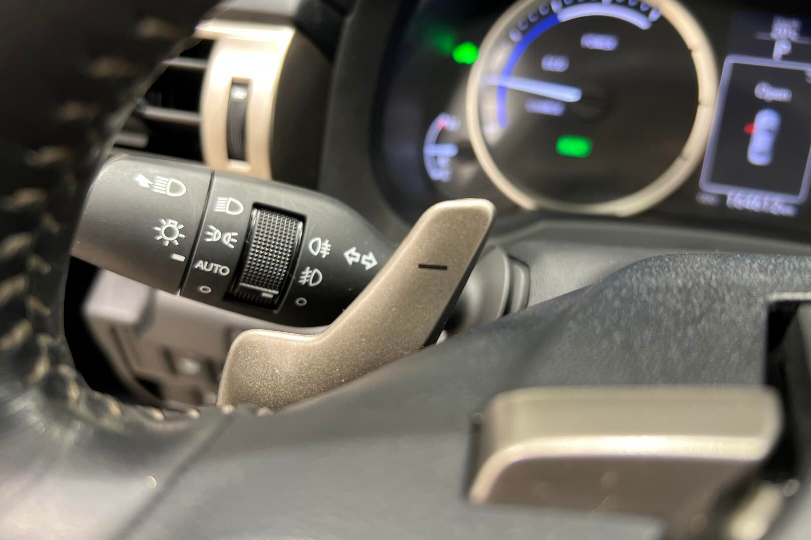 LEXUS IS iso kuva 27