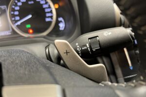 LEXUS IS esikatselu 28