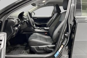LEXUS IS esikatselu 8